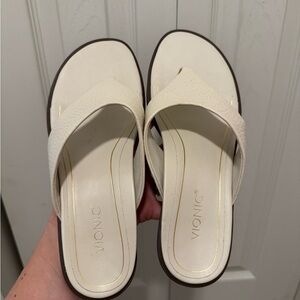 Vionic Women's White Slide Sandals